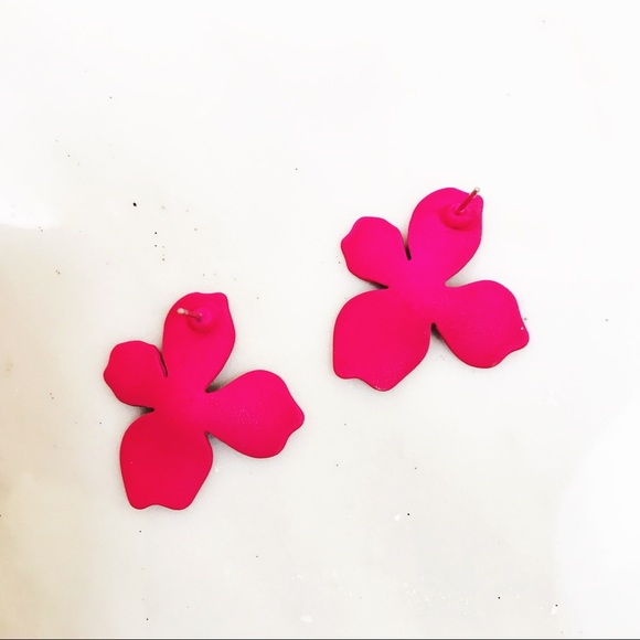• Blossom Flower Stud Earrings in Hot Pink • - Picture 3 of 3